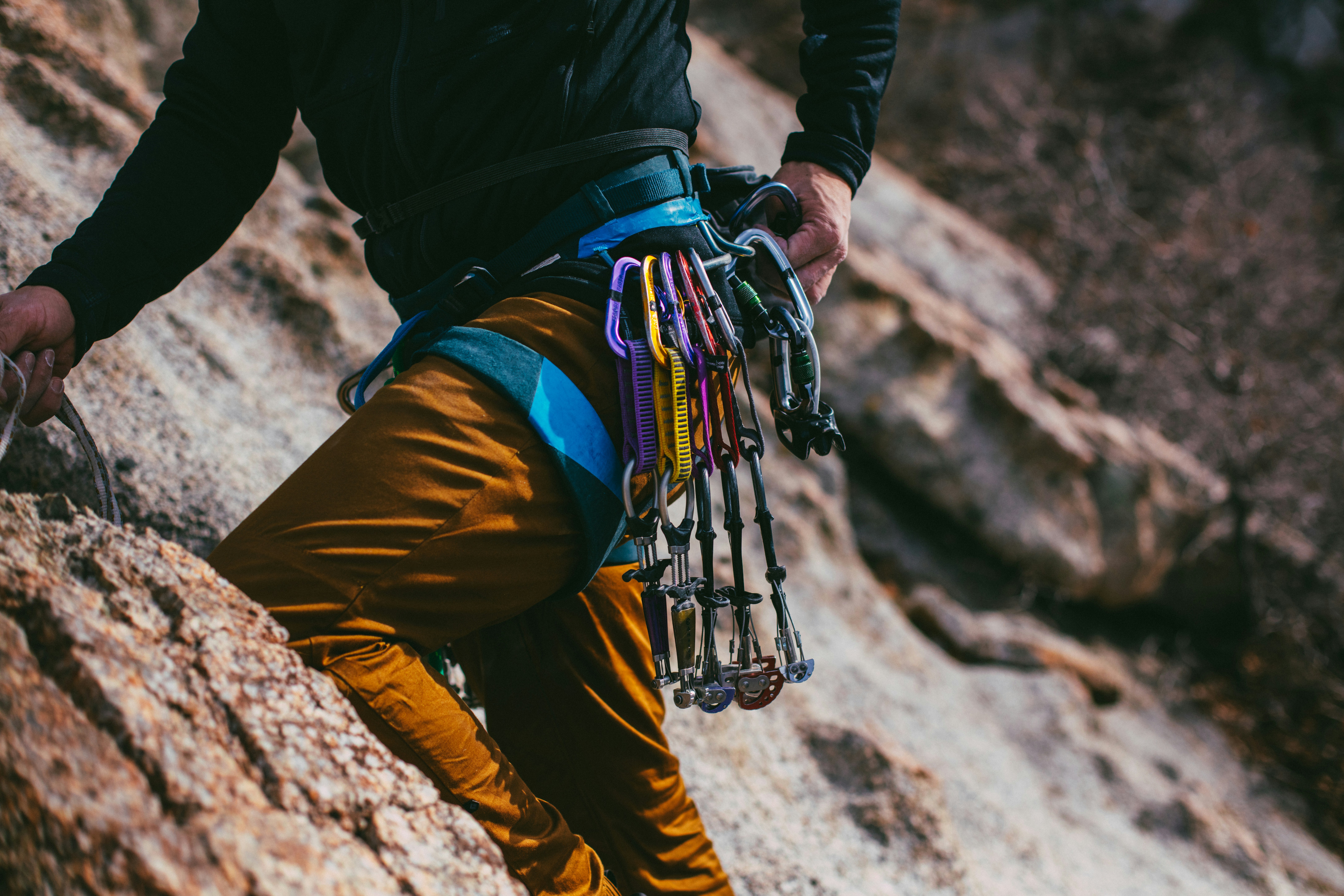 découvrez notre sélection d'équipement de escalade pour débutants et experts. trouvez tout ce dont vous avez besoin pour votre prochaine aventure d'escalade.